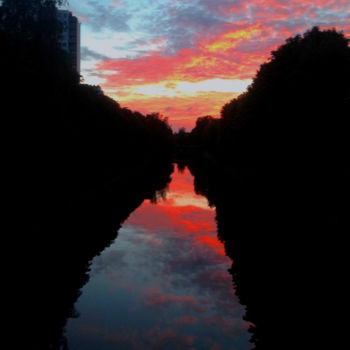 Фотография под названием "Berlin Sky" - Nine, Подлинное произведение искусства
