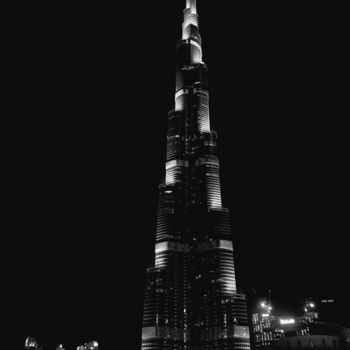 Фотография под названием "Dubai Burj khalifa" - Art Moé, Подлинное произведение искусства, Цифровая фотография