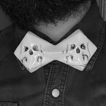 Design intitulée "Ceramic bow tie No.…" par Alexandr And Serge Reznikov, Œuvre d'art originale, Céramique