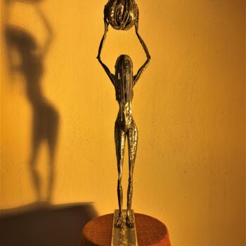 Skulptur mit dem Titel "Sisyphus's Little H…" von Aslan Selçuk Arık, Original-Kunstwerk, Metalle