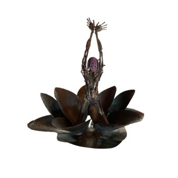 Sculpture intitulée "Mankind and Lotus,…" par Aslan Selçuk Arık, Œuvre d'art originale, Métaux