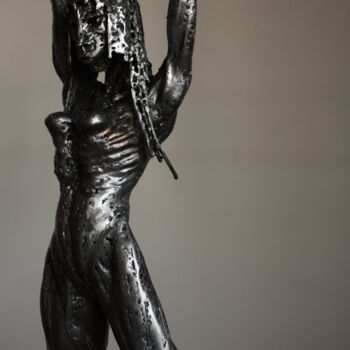 Sculpture intitulée "Freya's Will" par Aslan Selçuk Arık, Œuvre d'art originale, Métaux