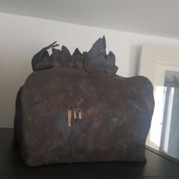 Sculpture titled "Moteur à éclosion" by Jika, Original Artwork, Ceramics