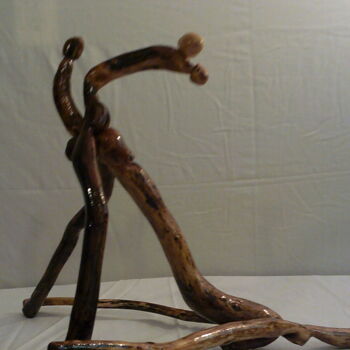 Skulptur mit dem Titel "Erotic African Wood…" von Ateplus, Original-Kunstwerk, Holz
