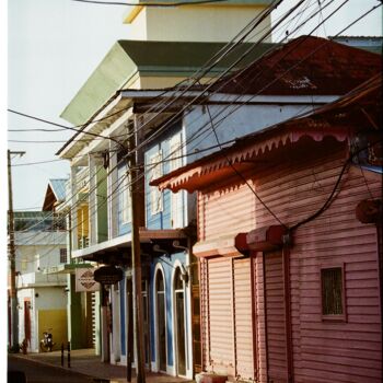 Photographie intitulée "Casas de Puerto Pla…" par Audrey Dora, Œuvre d'art originale, Photographie argentique