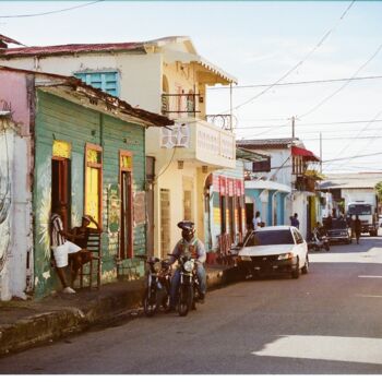 Fotografie getiteld "Colores de Puerto P…" door Audrey Dora, Origineel Kunstwerk, Film fotografie