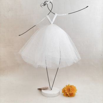 Sculpture titled "Danseuse modèle ori…" by Au Fil D'Anne, Original Artwork, Wire