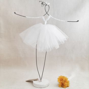 Sculpture titled "Danseuse modèle ori…" by Au Fil D'Anne, Original Artwork, Wire