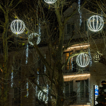 Fotografía titulada "Boules argentées da…" por Aurélien Comte, Obra de arte original, Fotografía digital