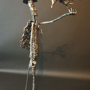 Sculptuur getiteld "Le fauconnier" door Sandrine Plumard, Origineel Kunstwerk, Metalen