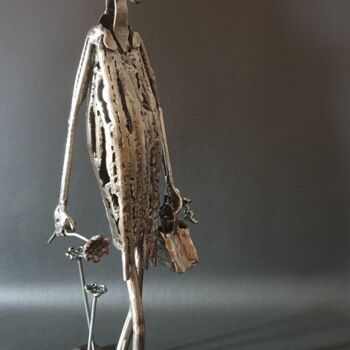 Sculpture titled "Le cueilleur" by Sandrine Plumard, Original Artwork, Metals