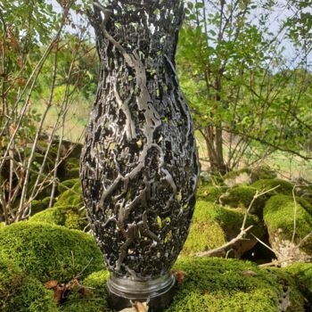 Скульптура под названием "Vase" - Sandrine Plumard, Подлинное произведение искусства, Металлы