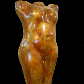 Sculpture titled "Femme généreuse" by Aventuriero, Original Artwork, Bronze