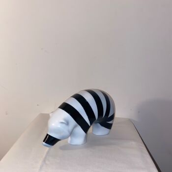 Скульптура под названием "Zebra bear" - Axel Rodriguez-Leriche, Подлинное произведение искусства, Смола