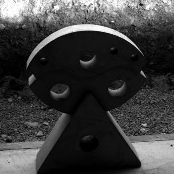 Skulptur mit dem Titel "03 béton" von Lucien Azam, Original-Kunstwerk
