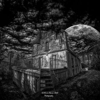 Photographie intitulée "Le chateau Abandonné" par Olivier Barau, Œuvre d'art originale, Photographie manipulée