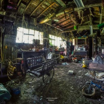 Photographie intitulée "Le garage" par Olivier Barau, Œuvre d'art originale, Photographie numérique