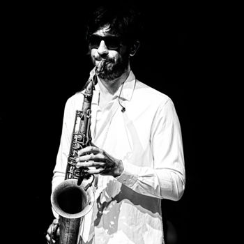 Fotografia intitolato "Saxophonniste" da Olivier Barau, Opera d'arte originale, Fotografia digitale