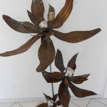 雕塑 标题为“FLOWER TIME” 由Barbara Hay (Alchimik of Love), 原创艺术品, 金属