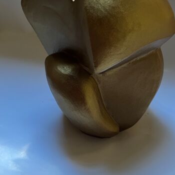 Sculpture titled "Trèfle d’or" by Terredediane, Original Artwork, Clay