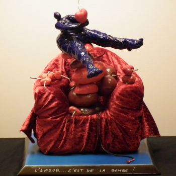 Skulptur mit dem Titel "L'amour c'est de la…" von Bebu, Original-Kunstwerk
