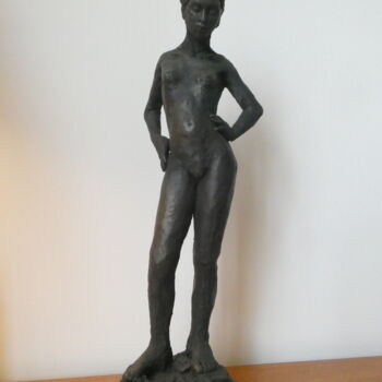 Sculpture titled "l'adolescente" by Bee Pellerin, Original Artwork, Terra cotta