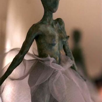 Sculpture titled "Défilé de mode" by Chantal Bellamy, Original Artwork, Metals