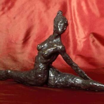 Sculpture titled "Grand écart" by Chantal Bellamy, Original Artwork, Metals