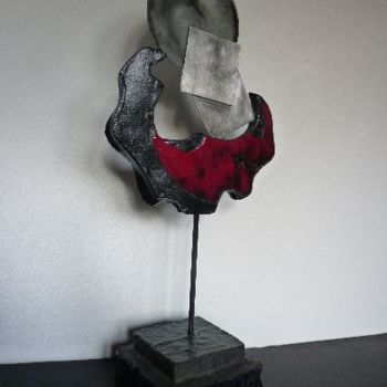 Skulptur mit dem Titel "LUNE DE MARS" von Malya, Original-Kunstwerk