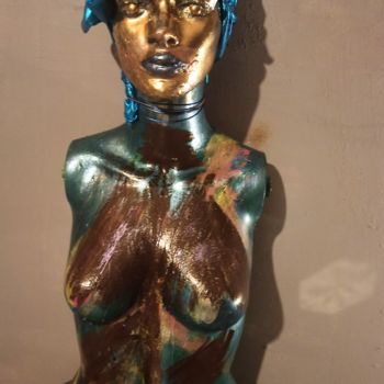 Sculpture intitulée "La dama dorada" par Maria Figueras (Kogollika), Œuvre d'art originale, Plastique