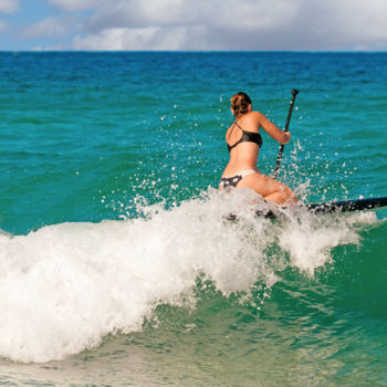 Photographie intitulée "a-girl-in-the-sea-a…" par Benjamin, Œuvre d'art originale