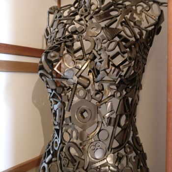 Scultura intitolato "buste" da Benjamin Kuntz, Opera d'arte originale, Metalli