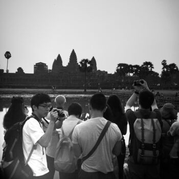 Photographie intitulée "Angkor Wat Sunrise…" par Benoit Delplace, Œuvre d'art originale, Photographie numérique