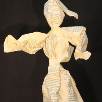 Sculpture titled "La Trouille" by Benoît Saison, Original Artwork, Paper