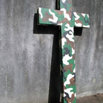 Sculpture intitulée "croix camouflée" par Song Benxing, Œuvre d'art originale