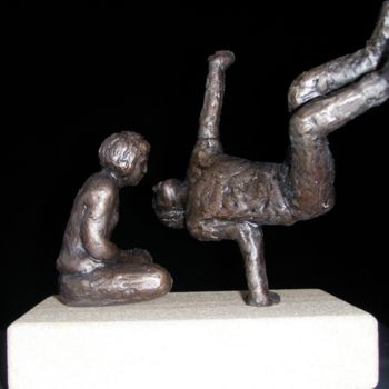 Скульптура под названием "the kiss" - Berendina De Ruiter, Подлинное произведение искусства, Металлы