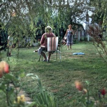 Photographie intitulée "repos au jardin" par Bernard Jacques, Œuvre d'art originale