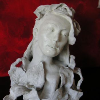 Sculpture titled "marianne1.jpg" by Bernadette De Munter, Original Artwork, Terra cotta