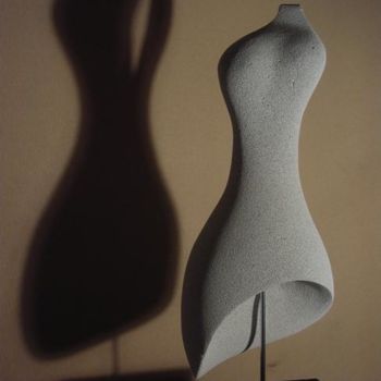 Skulptur mit dem Titel "Robe" von Bernard Baltassat, Original-Kunstwerk