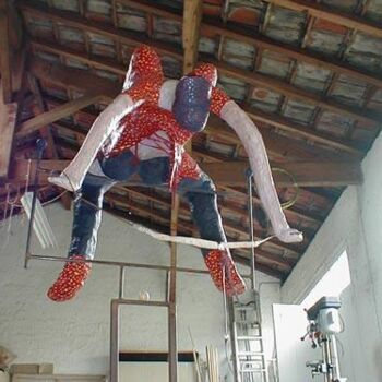 Sculpture intitulée "Cagole au trapèze !" par Bernard Privat, Œuvre d'art originale