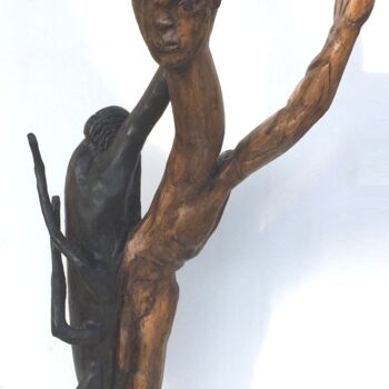 「Inyenzi ou l'alibi…」というタイトルの彫刻 Bernard Sabathéによって, オリジナルのアートワーク, ウッド