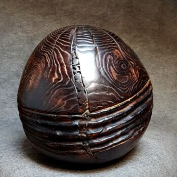 Sculpture titled "celt ball" by Bernard Geoffroy, Original Artwork, Wood