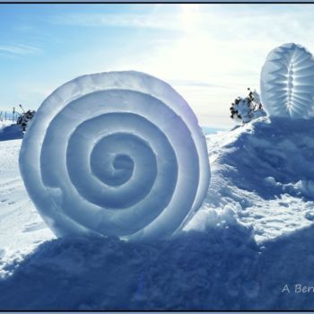 Aufbau mit dem Titel "Sculptures de neige" von Alain Bernegger, Original-Kunstwerk