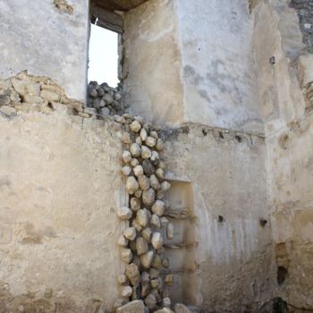 Installation intitulée "Cascade de pierres" par Alain Bernegger, Œuvre d'art originale