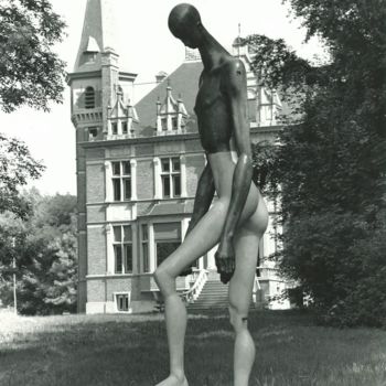 Скульптура под названием "Enkeling" - Bertrand Catteuw, Подлинное произведение искусства, Смола