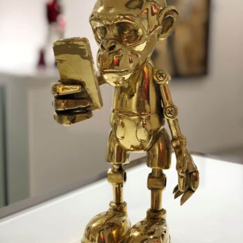 「Toy art Gold」というタイトルの彫刻 Beto Gattiによって, オリジナルのアートワーク, ブロンズ