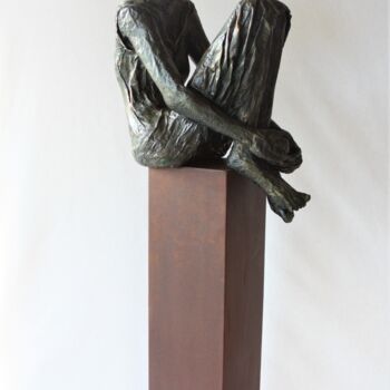 Sculpture intitulée "présence 17" par Betty Hanns, Œuvre d'art originale, Papier mâché