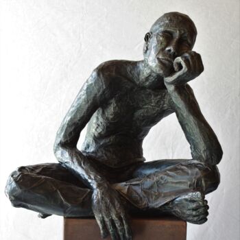 Sculpture intitulée "je t'écoute" par Betty Hanns, Œuvre d'art originale, Papier mâché