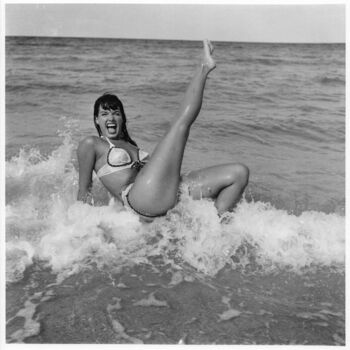 "Floride – 1955 #33" başlıklı Fotoğraf Betty Page - Bunny Yeager tarafından, Orijinal sanat, Analog Fotoğrafçılık