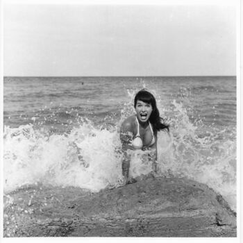 "Floride – 1955 #24" başlıklı Fotoğraf Betty Page - Bunny Yeager tarafından, Orijinal sanat, Fotoşopsuz fotoğraf